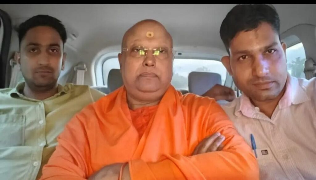छात्राओं को छेड़ने का आरोपी चैत्यानंद पुलिस पूछताछ में घबराया बेहकी-बेहकी बातें कर रहा डर्टी बाबा, लड़कियों को छेड़ने वाला चैत्यानंद पुलिस के सामने घबराया