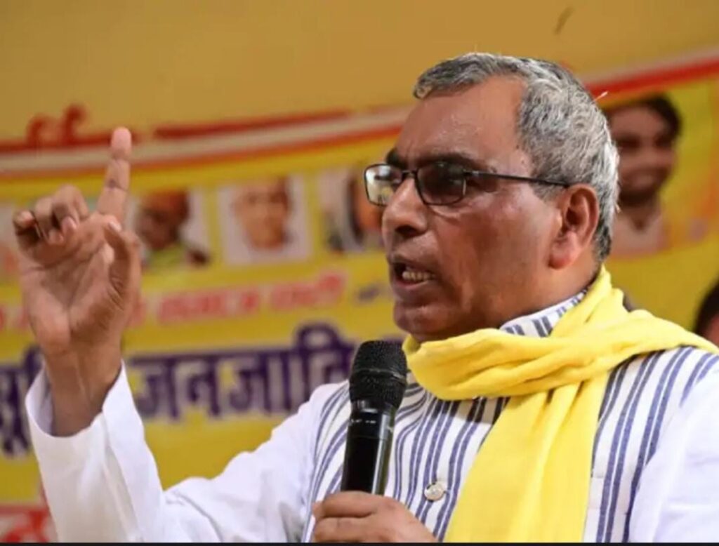 ओम प्रकाश राजभर ने सपा की पीडीए पाठशाला पर कसा तंज, कहा- “ए=अखिलेश, डी=डिंपल, पी=परिवार” ओम प्रकाश राजभर ने सपा की पीडीए पाठशाला पर कसा तंज, कहा- “ए=अखिलेश, डी=डिंपल, पी=परिवार”