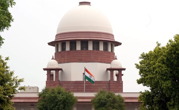 AI-171 क्रैश: पायलट के पिता ने सुप्रीम कोर्ट में लगाई गुहार, न्यायिक जांच की मांग