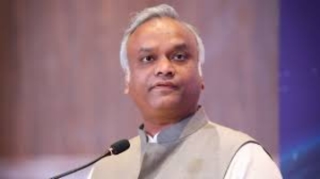 प्रियंक खड़गे का ‘आर एस एस विरोधी ’दांव: डी.के. शिवकुमार को चुनौती प्रियंक खड़गे का ‘आर एस एस विरोधी ’ दांव: डी.के. शिवकुमार को चुनौती