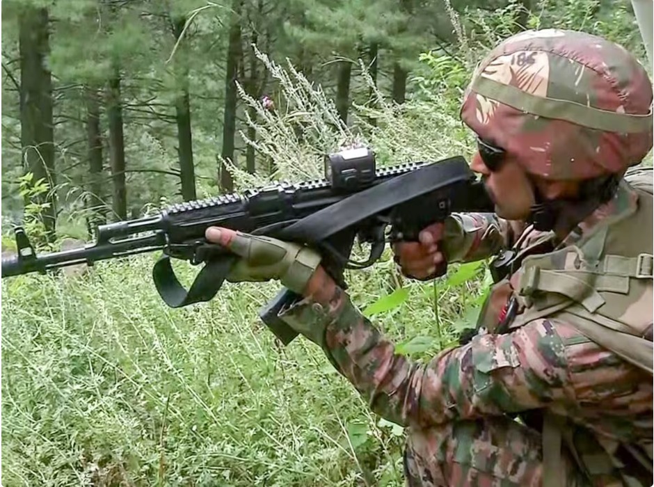 कुपवाड़ा एनकाउंटर: LOC पर दो आतंकवादी ढेर