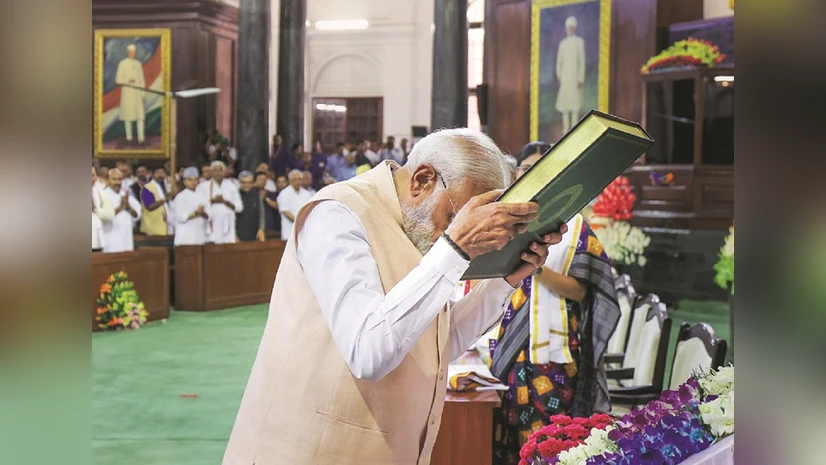 पीएम मोदी बोले: संविधान ने ‘मुझे और करोड़ों लोगों को सपने देखने की शक्ति दी’
