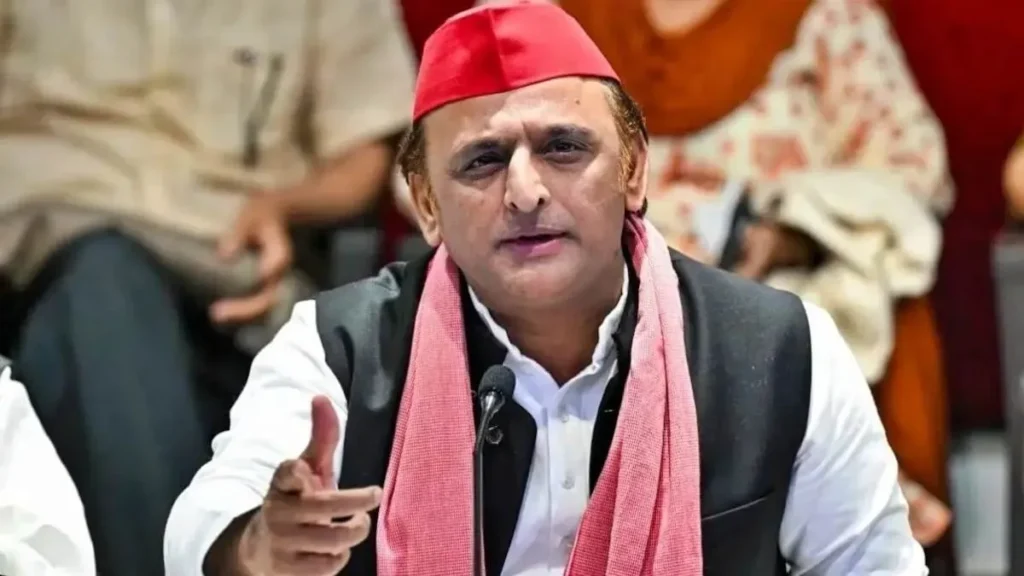 SIR पर अखिलेश का बड़ा वार: आज वोट काट रहे हैं, कल खेत–जमीन–आरक्षण भी छिन जाएगा