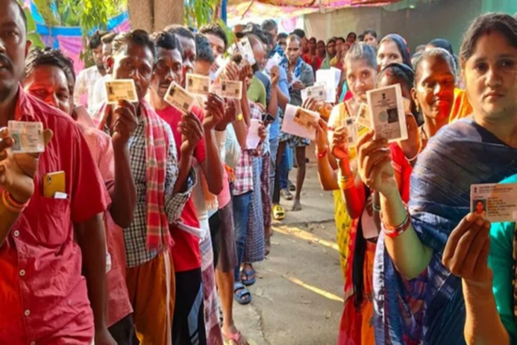 30 साल बाद बिहार की चुप्पी टूटी: रिकॉर्ड तोड़ मतदान, किसका पलड़ा भारी?