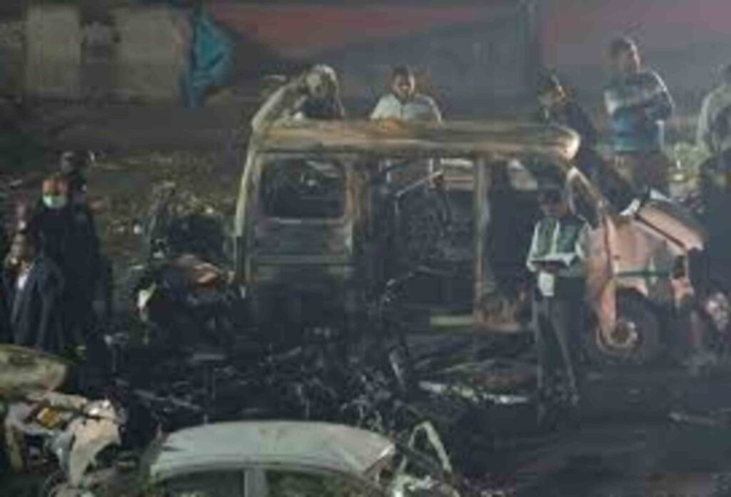 दिल्ली कार ब्लास्ट : फिदायीन हमले के पीछे पाकिस्तानी जिहादी नेटवर्क का हाथ दिल्ली कर ब्लास्ट : फिदायीन हमले के पीछे पाकिस्तानी जिहादी नेटवर्क का हाथ
