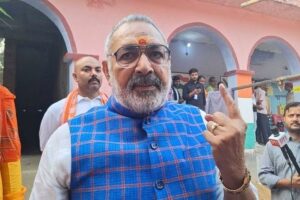 बिहार चुनाव: गिरिराज सिंह का बयान, “फर्जी वोटिंग पर शक हुआ तो बुरका उठाना पड़ेगा”