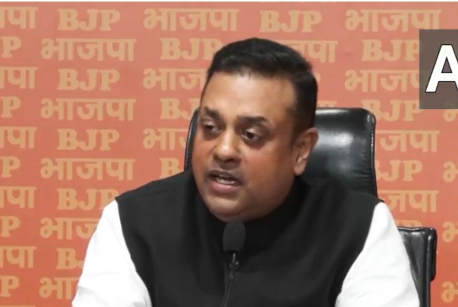 संबित पात्रा का राहुल गांधी पर तीखा हमला: ‘सिंगापुर के लोग’ PM बनाने की कर रहे कोशिश