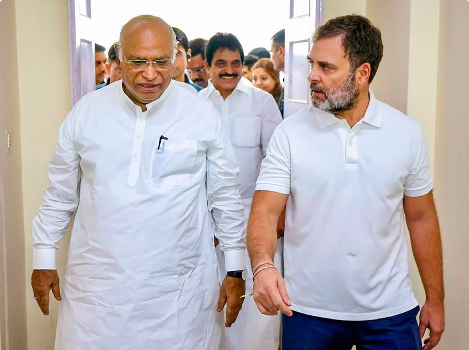खड़गे का PM मोदी पर ‘बेटे की शादी’ तंज, BJP का ‘युवराज’ पलटवार