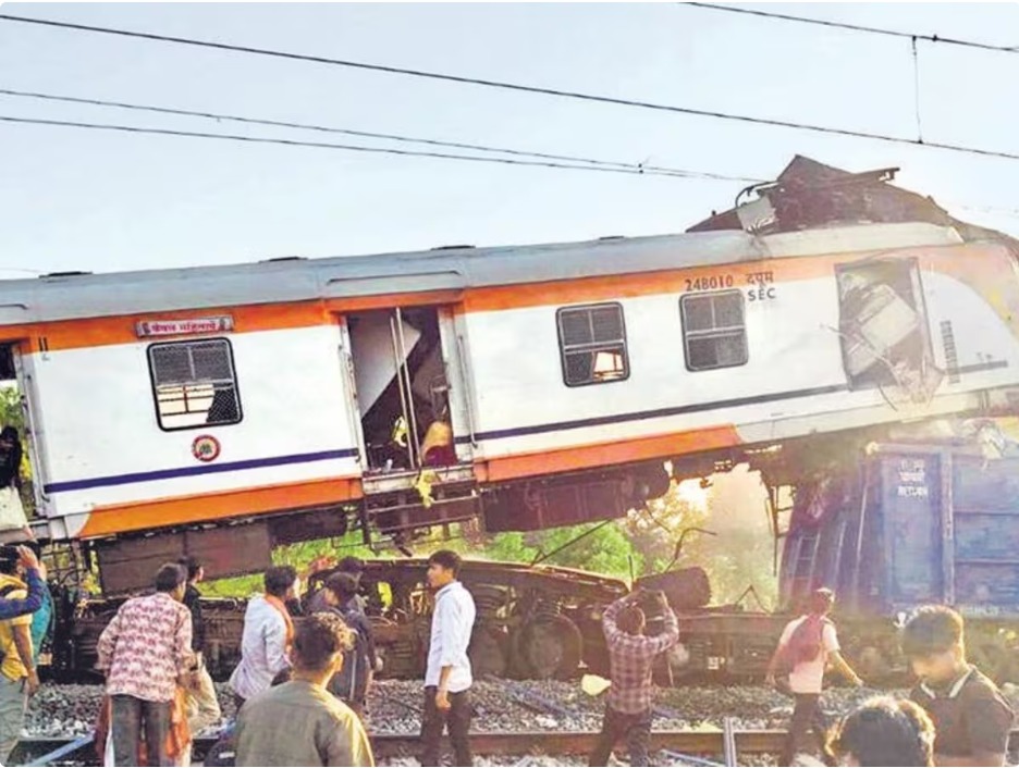 बिलासपुर ट्रेन हादसा: MEMU की मालगाड़ी से टक्कर, मृतकों की संख्या 11 हुई