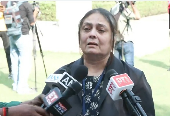 SC का कठोर आदेश सुन रोईं वकील: ‘ईश्वरीय न्याय’