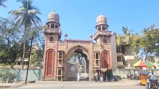 90% बांग्लादेशी छात्र? जामिया इस्लामिया पर ‘देश विरोधी’ गतिविधियों के गंभीर आरोप