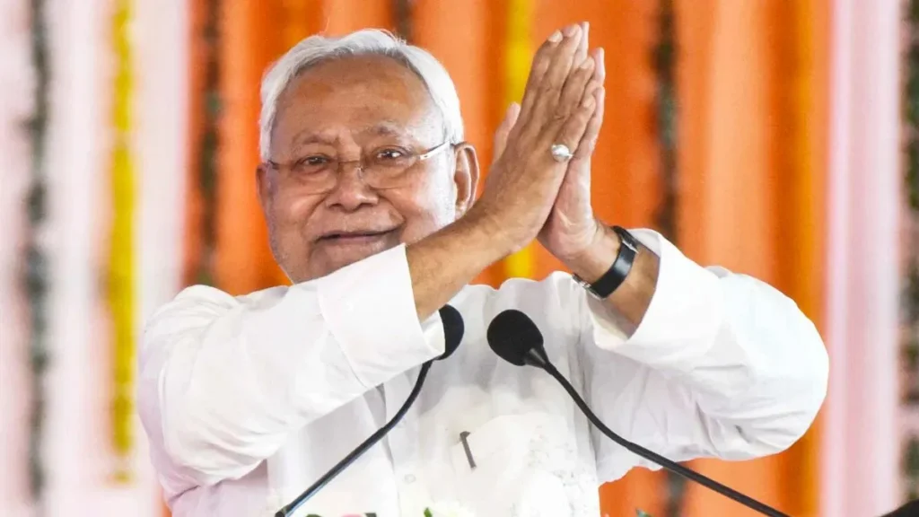 बिहार में नई सरकार गठन की प्रक्रिया शुरू, नीतीश कुमार ने दिया इस्तीफ़ा