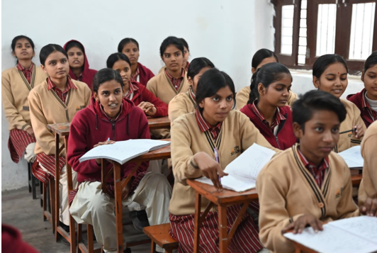 काशी तमिल संगमम् वाराणसी के 50 स्कूलों में तमिल शिक्षकों ने शुरू की भाषा कक्षाएं