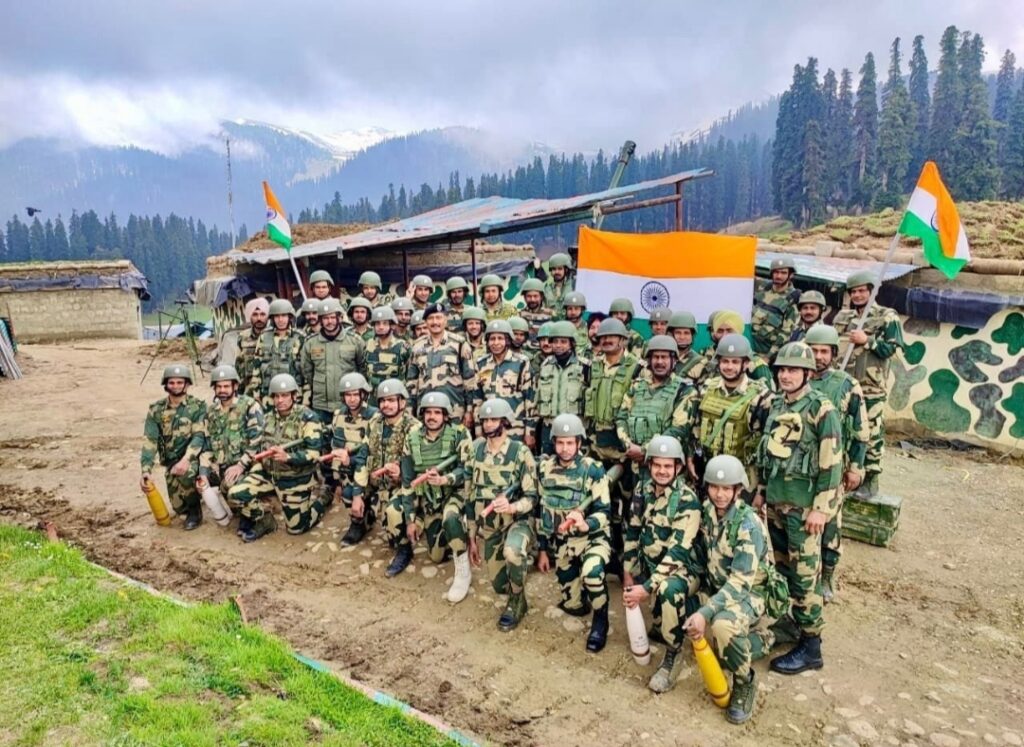 प्रधानमंत्री ने बीएसएफ स्थापना दिवस पर दी शुभकामनाएं