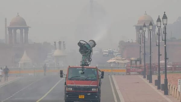 दिल्ली में प्रदूषण आपातकाल: ग्रैप-4 लागू, स्कूल हाइब्रिड मोड पर एनसीआर में ग्रैप-3 लागू,वर्क फ्रॉम होम और स्कूल बंद पर हो सकता है फैसला