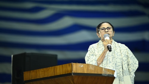 अल्पसंख्यकों से एकजुट होने की अपील, ममता बनर्जी का भाजपा पर हमला सुप्रीम कोर्ट ने पश्चिम बंगाल में विशेष मतदाता पुनरीक्षण पर सख्त आदेश ..