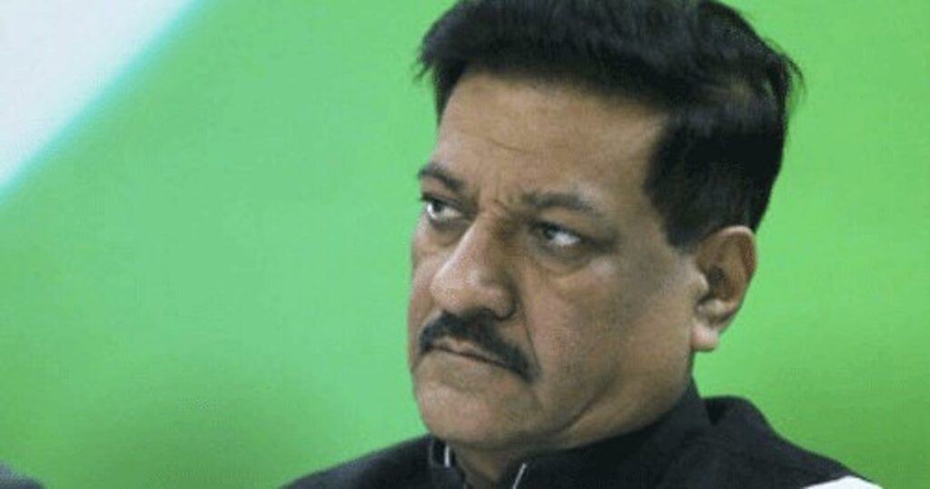 कांग्रेस नेता ने सेना पर दिया विवादित बयान, माफी से किया इंकार कांग्रेस नेता ने सेना पर दिया विवादित बयान, माफी से किया इंकार