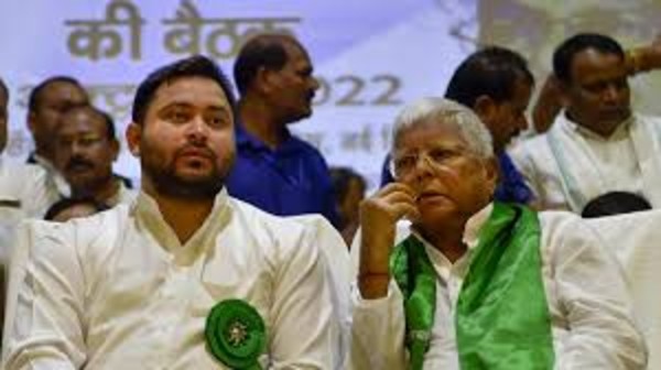 लालू परिवार, घोटालों की विरासत और बिहार की प्रतीक्षा लालू परिवार, घोटालों की विरासत और बिहार की प्रतीक्षा