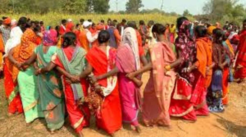 केसरिया और सलीब: धर्मान्तरण की छाया में हिंदू-ईसाई संवाद की चुनौतियां केसरिया और सलीब: धर्मान्तरण की छाया में हिंदू-ईसाई संवाद की चुनौतियां