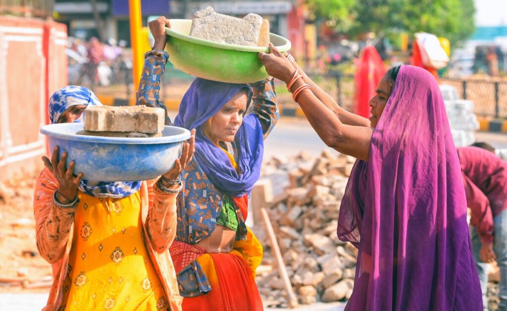 मनरेगा की जगह VB-G RAM G योजना, 125 दिन काम और साप्ताहिक वेतन मनरेगा की जगह VB-G RAM G योजना, 125 दिन काम और साप्ताहिक वेतन