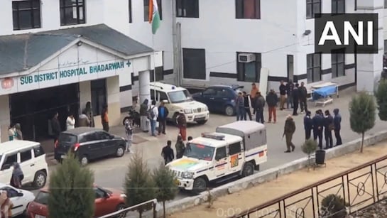 डोडा में दर्दनाक हादसा: सेना का वाहन खाई में गिरा, 10 जवान शहीद