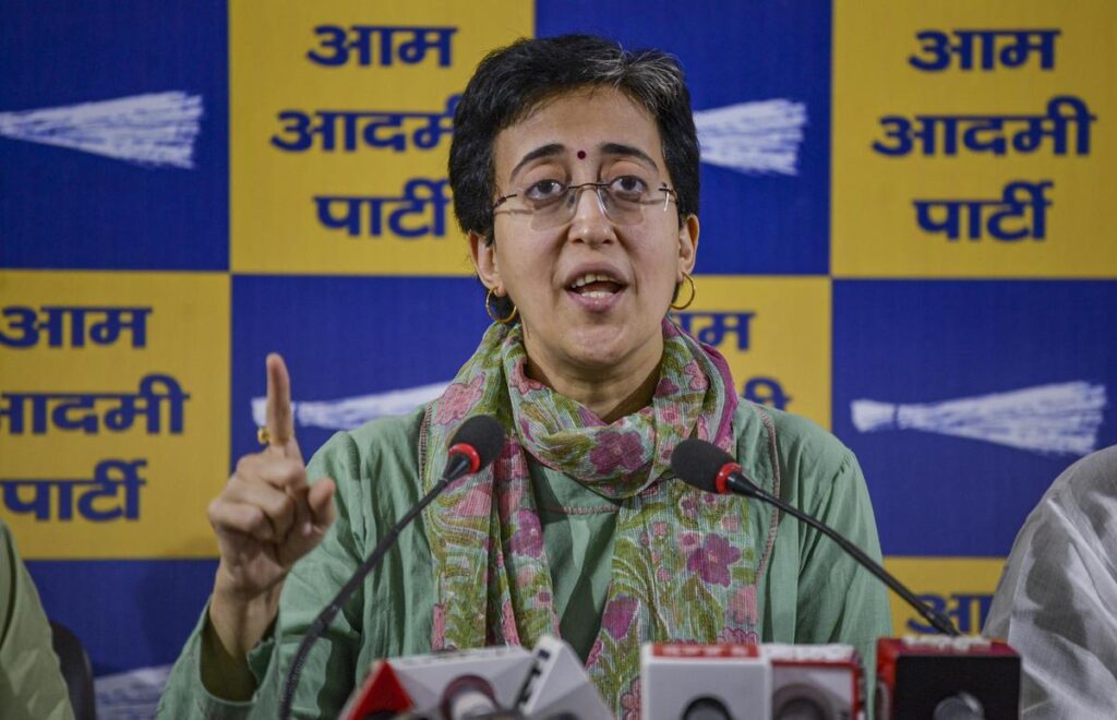 दिल्ली विधानसभा ने मीडिया बयान मामले में आतिशी से मांगा लिखित जवाब