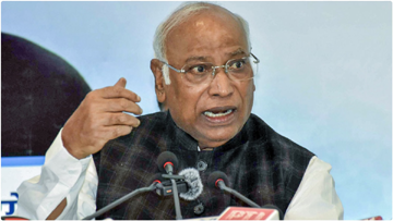 मणिकर्णिका घाट पुनर्विकास पर सियासी घमासान: खरगे का मोदी पर तीखा हमला