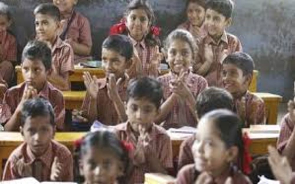 क्या भारत के स्कूलों और कॉलेजों में राष्ट्रविरोधी सोच पैदा हो रही है? हाल के वर्षों में भारत में यह बहस तेज़ हुई है कि क्या हमारे स्कूलों और कॉलेजों में “राष्ट्रविरोधी” विचार पनप रहे हैं