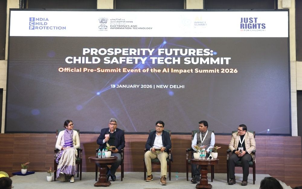 भारत ने लॉन्च किया दुनिया का पहला एआई-आधारित बाल सुरक्षा टूल ‘रक्षा’ भारत ने लॉन्च किया दुनिया का पहला एआई-आधारित बाल सुरक्षा टूल ‘रक्षा’