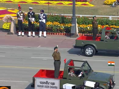ड्रोन वॉरफेयर से पुष्पवर्षा तक, कर्तव्य पथ पर भारत की बदलती सैन्य ताकत का ऐतिहासिक प्रदर्शन