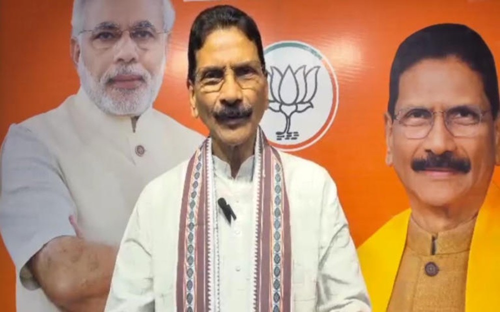 तेलंगाना में पासपोर्ट रद्द पत्रकार को सम्मान पर भाजपा का विरोध तेलंगाना में पासपोर्ट रद्द पत्रकार को सम्मान पर भाजपा का विरोध
