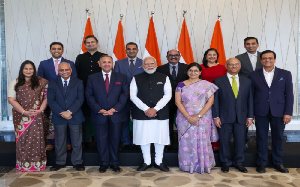 कुआलालंपुर में पीएम मोदी ने मलेशियाई उद्योगपतियों से की मुलाकात कुआलालंपुर में पीएम मोदी ने मलेशियाई उद्योगपतियों से की मुलाकात