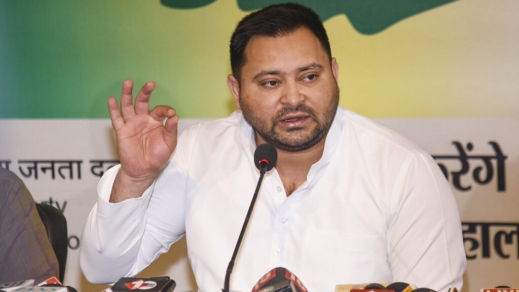 बिहार में तेजस्वी–मैथिली विवाद से गरमाई सियासत बिहार में तेजस्वी–मैथिली विवाद से गरमाई सियासत