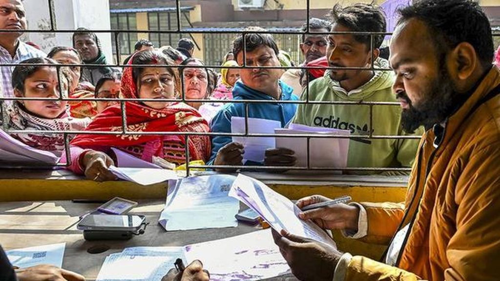 SIR : सुप्रीम कोर्ट के फैसले का प्रभाव, क्या यह तृणमूल कांग्रेस के लिए लाभकारी? SIR की उपयोगिता और सुप्रीम कोर्ट के फैसले का प्रभाव: क्या यह तृणमूल कांग्रेस के लिए लाभकारी?
