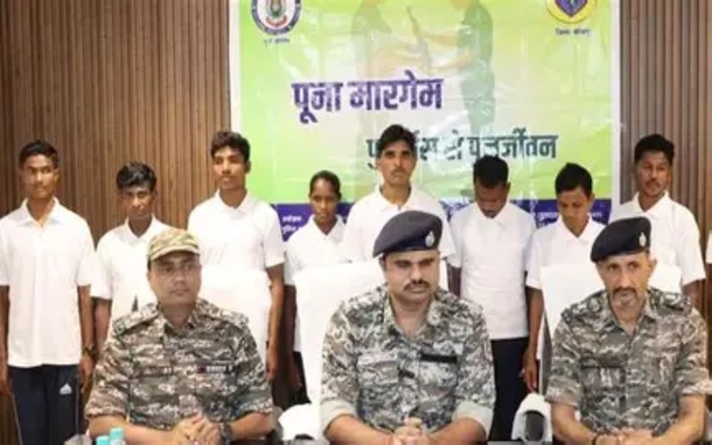 नक्सलवाद : लाल गलियारे का अवसान भारत की निर्णायक जीत नक्सलवाद : लाल गलियारे का अवसान भारत की निर्णायक जीत
