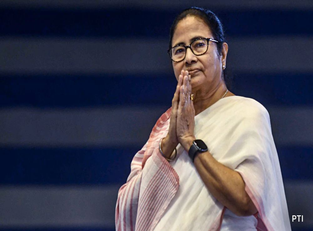 ममता बनर्जी: कोयला घोटाला I-PAC निदेशक की गिरफ्तारी बंगाल में बवाल ममता बनर्जी: कोयला घोटाला I-PAC निदेशक की गिरफ्तारी बंगाल में बवाल