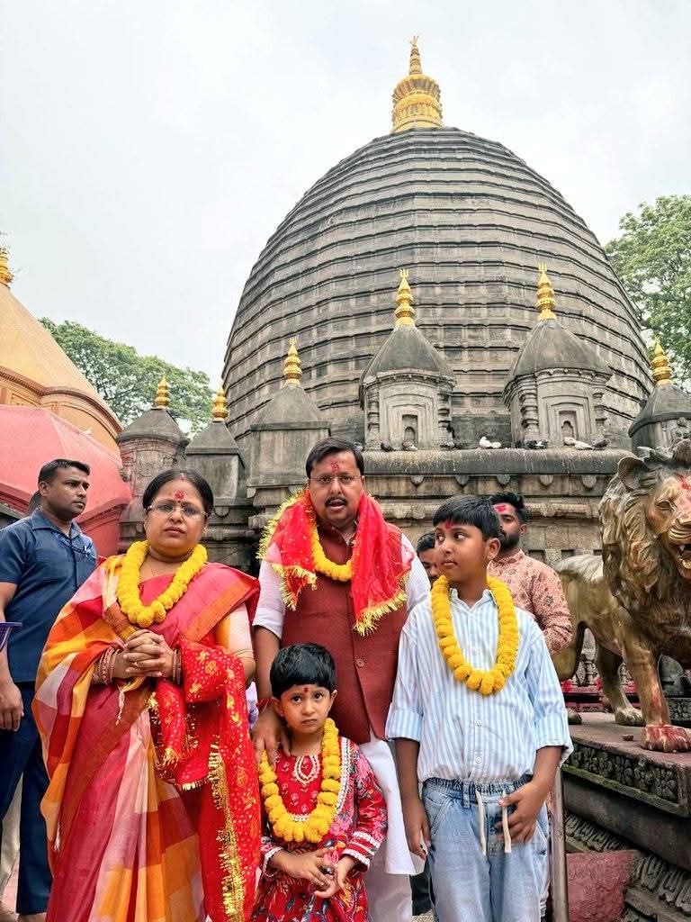गुवाहाटी में मां कामाख्या के दर्शन करने पहुंचे भाजपा के राष्ट्रीय अध्यक्ष
