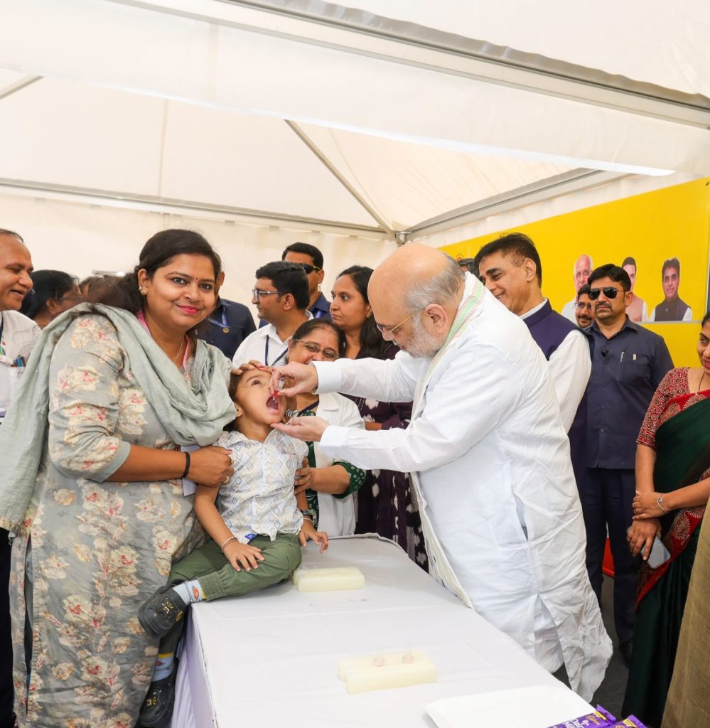 गांधीनगर में PM Family Care Tracker का शुभारंभ