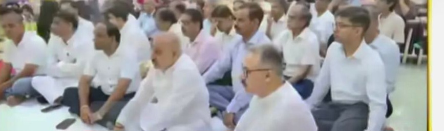 दिल्ली: डीजीपी राजीव शर्मा के पिता का निधन प्रार्थना सभा में वरिष्ठ प्रशासनिक और पुलिस अधिकारी दिल्ली: डीजीपी राजीव शर्मा के पिता का निधन प्रार्थना सभा में वरिष्ठ प्रशासनिक और पुलिस अधिकारी