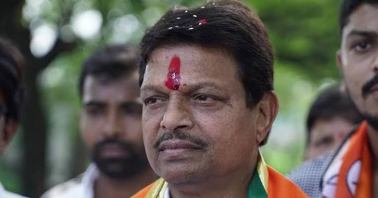डॉक्टरों पर हमले के मामले में शिंदे सेना पार्षद रमेश म्हात्रे की जमानत रद्द डॉक्टरों पर हमले के मामले में शिंदे सेना पार्षद रमेश म्हात्रे की जमानत रद्द