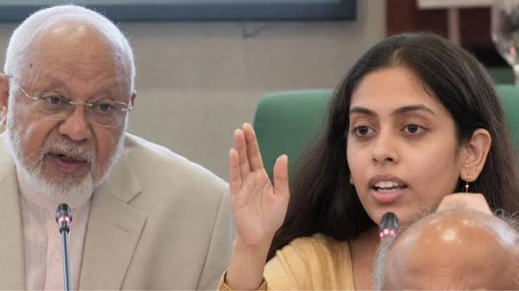 ढाका : सेमिनार के दौरान भारतीय राजनयिक ने गलत नक्शे पर आपत्ति जताई ढाका : सेमिनार के दौरान भारतीय राजनयिक ने गलत नक्शे पर आपत्ति जताई