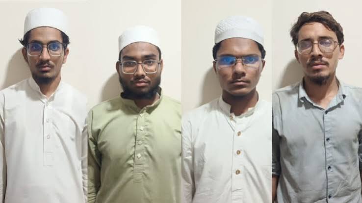 गुजरात ATS : पाटन से जैश-ए-मोहम्मद मॉड्यूल के 5 संदिग्ध आतंकी गिरफ्तार गुजरात ATS : पाटन से जैश-ए-मोहम्मद मॉड्यूल के 5 संदिग्ध आतंकी गिरफ्तार