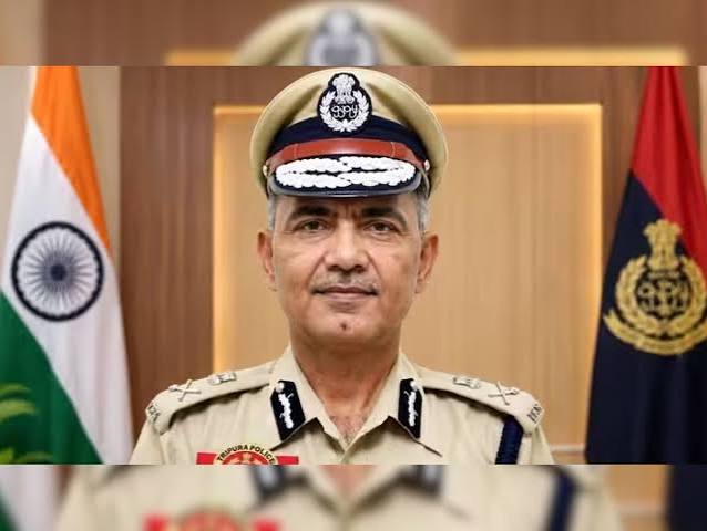 त्रिपुरा : डीजीपी अनुराग धनखड़ वर्दी से परे एक सच्चे सज्जन त्रिपुरा : डीजीपी अनुराग धनखड़ वर्दी से परे एक सच्चे सज्जन