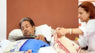 सोनम वांगचुक को दिल्ली पुलिस ने स्वास्थ्य बिगड़ने के बाद सफ़दरजंग अस्पताल में भर्ती कराया