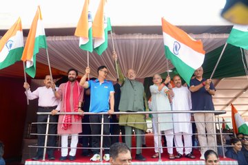 उपराष्ट्रपति ने ‘हर घर तिरंगा’ रैली को रवाना किया, वंदे मातरम 150 वर्ष उपराष्ट्रपति ने ‘हर घर तिरंगा’ रैली को रवाना किया, वंदे मातरम 150 वर्ष