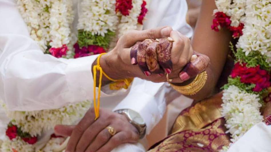 शादी करने पर सरकार देगी 5 लाख रुपये तक की मदद,आइए जानें कैसे
