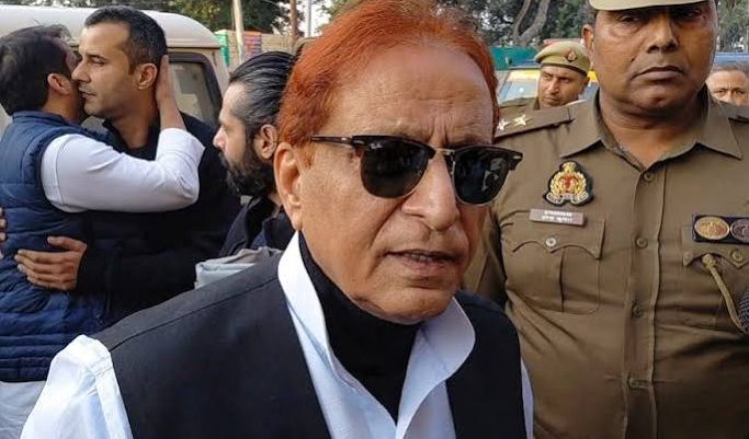 ED ने आज़म खान के ट्रस्ट और विश्वविद्यालय पर मनी लॉन्ड्रिंग में छापेमारी की ED ने आज़म खान के ट्रस्ट और विश्वविद्यालय पर मनी लॉन्ड्रिंग में छापेमारी की