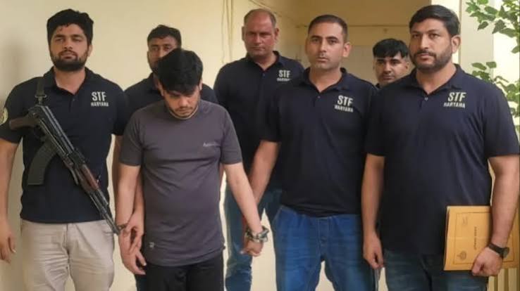 कौंशल बंबीहा गैंग का सदस्य संयुक्त अरब अमीरात (UAE) से डिपोर्ट कौंशल बंबीहा गैंग का सदस्य संयुक्त अरब अमीरात (UAE) से डिपोर्ट