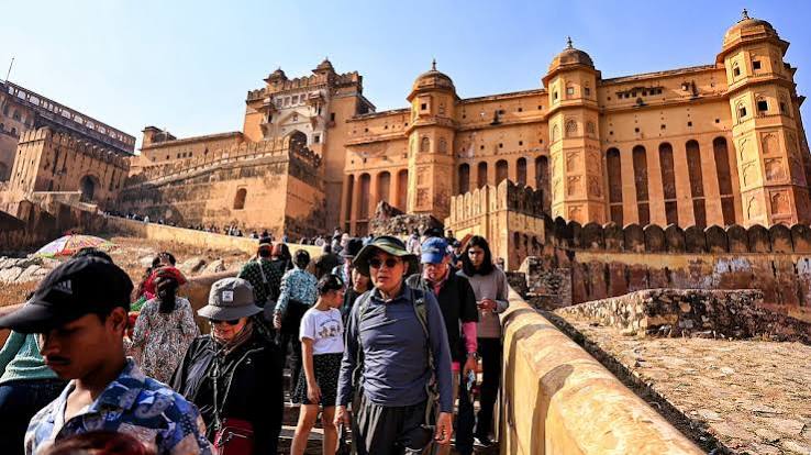 राजस्थान : छह सालों में विदेशी पर्यटकों की संख्या में 336% की रिकॉर्ड वृद्धि राजस्थान : छह सालों में विदेशी पर्यटकों की संख्या में 336% की रिकॉर्ड वृद्धि