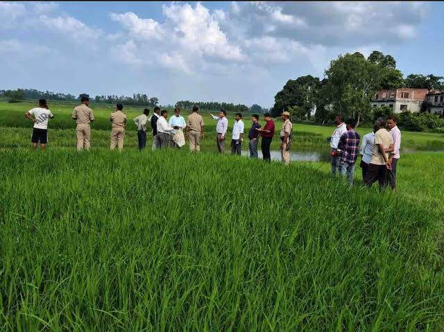 संभल में प्रशासन ने 137 बीघा सरकारी जमीन को अतिक्रमण मुक्त कराया संभल में प्रशासन ने 137 बीघा सरकारी जमीन को अतिक्रमण मुक्त कराया